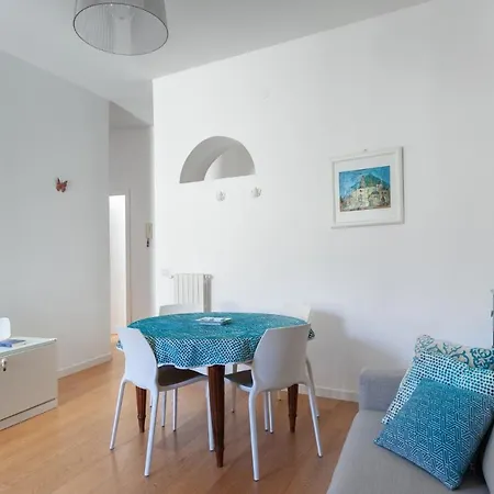 Casa Flo, Nel Centro Storico Con Terrazza E Ascensore Salerno