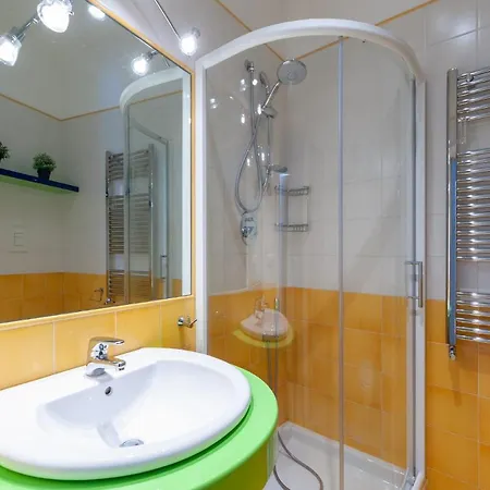 Apartman Casa Flo, Nel Centro Storico Con Terrazza E Ascensore