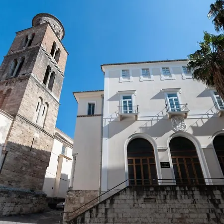 Apartman Casa Flo, Nel Centro Storico Con Terrazza E Ascensore Salerno