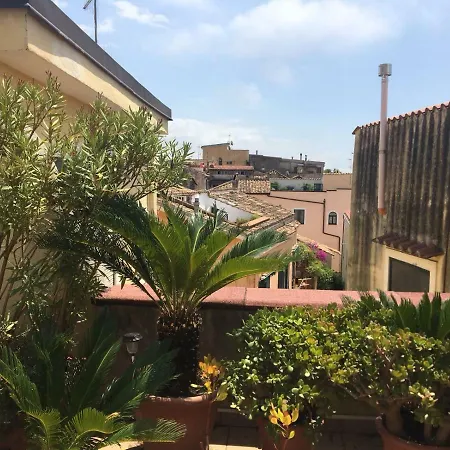 Casa Flo, Nel Centro Storico Con Terrazza E Ascensore Apartman
