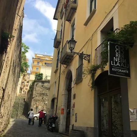 Casa Flo, Nel Centro Storico Con Terrazza E Ascensore * Salerno