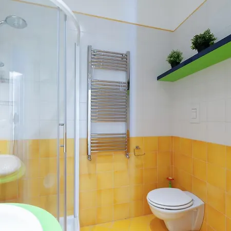 公寓 Casa Flo Con Terrazza E Ascensore 萨莱诺