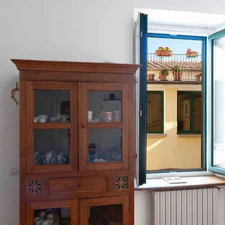 Casa Flo Con Terrazza E Ascensore 萨莱诺