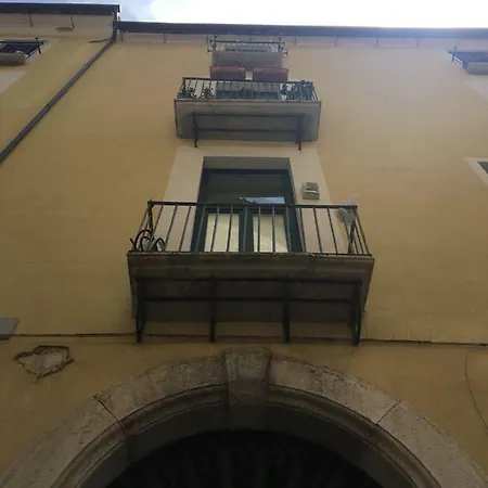 Casa Flo Con Terrazza E Ascensore 萨莱诺