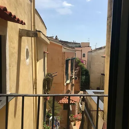 Casa Flo Con Terrazza E Ascensore * 萨莱诺