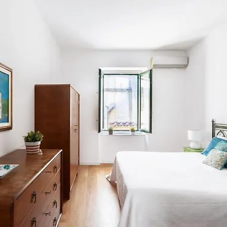 Casa Flo Con Terrazza E Ascensore Apartmán *